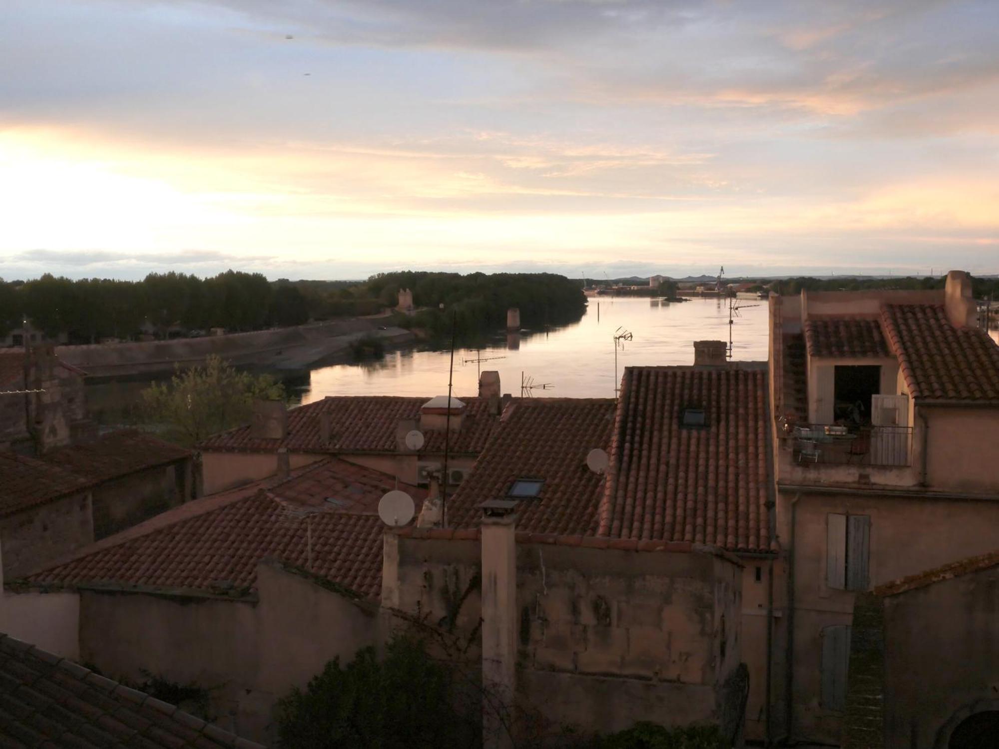 Superbe Appartement Avec Vue Arles Ngoại thất bức ảnh